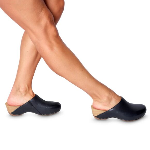 NEW Dansko Talulah Clogs - Leather  in black For Women 925 6s3 - Picture 2 of 9